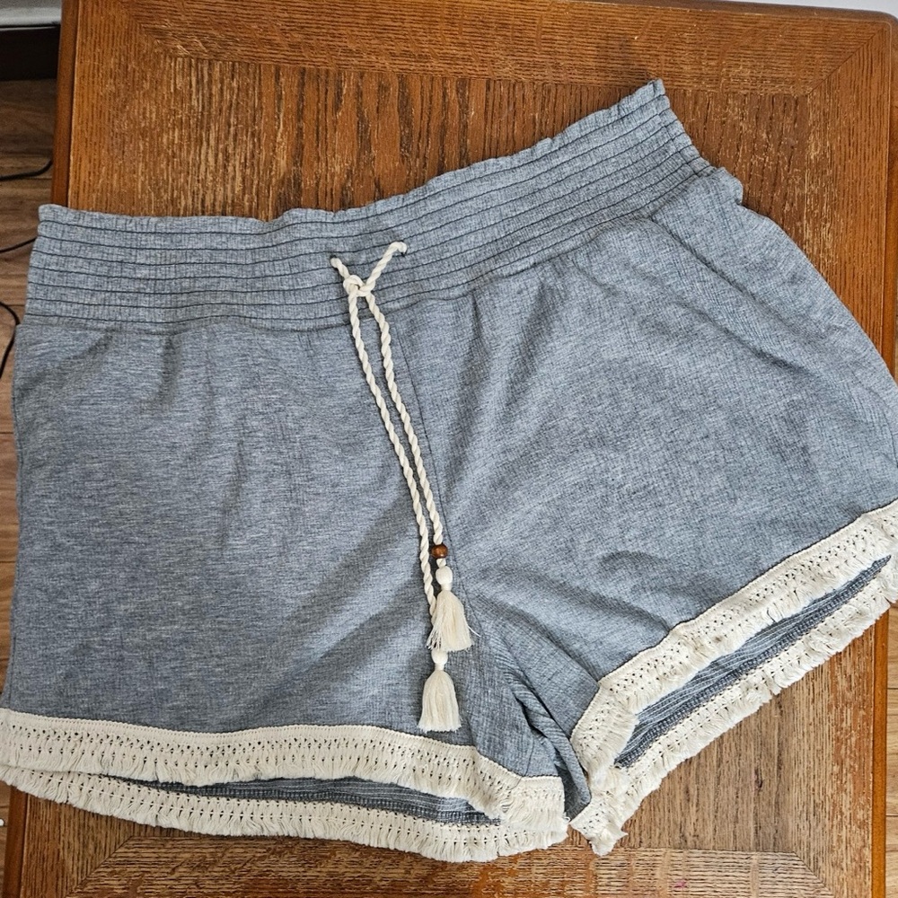 No Boundaries Women’s Size XXL Gray Shorts with White Fringe and Drawstrings